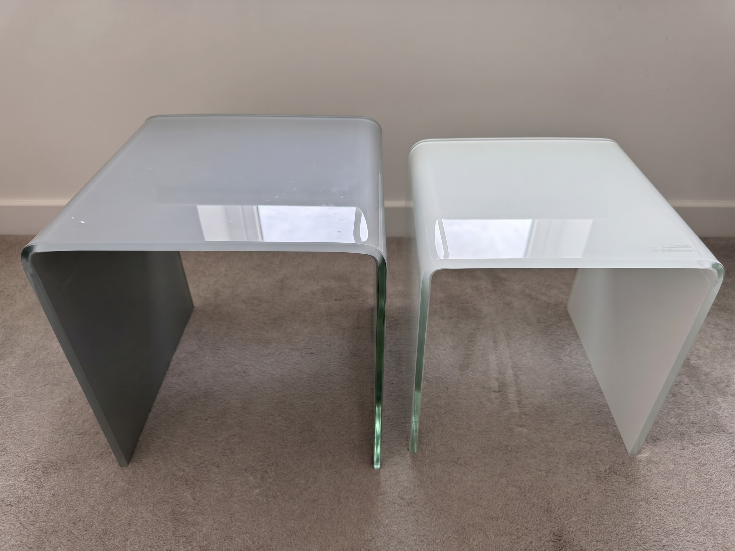 Coffee table nest ( 2 tables)