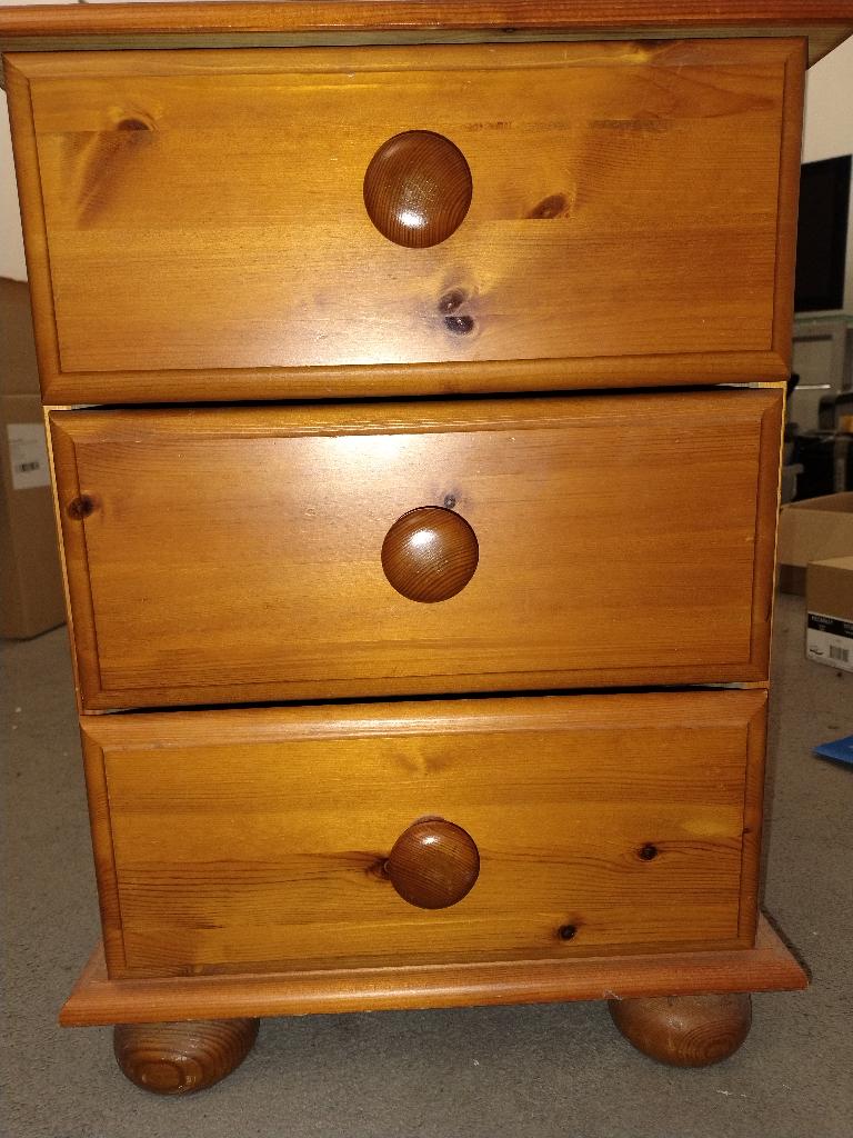 Bedside 3 drawer cabinet. Signs of wear on top (pictured).