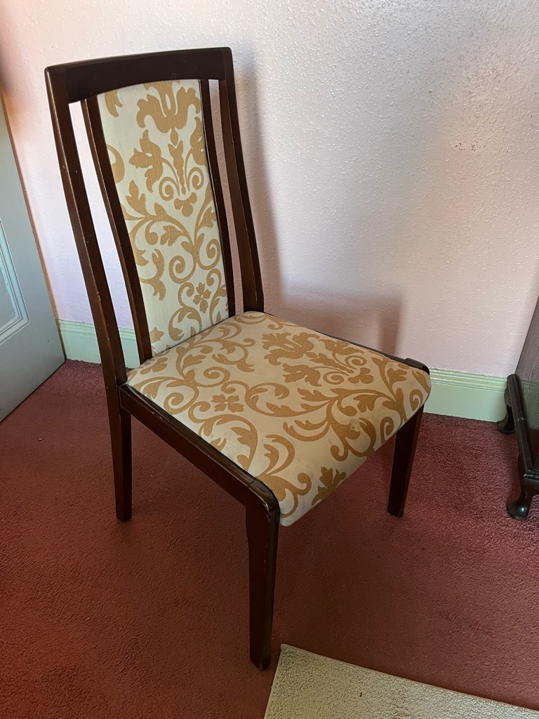 Single dining room chair