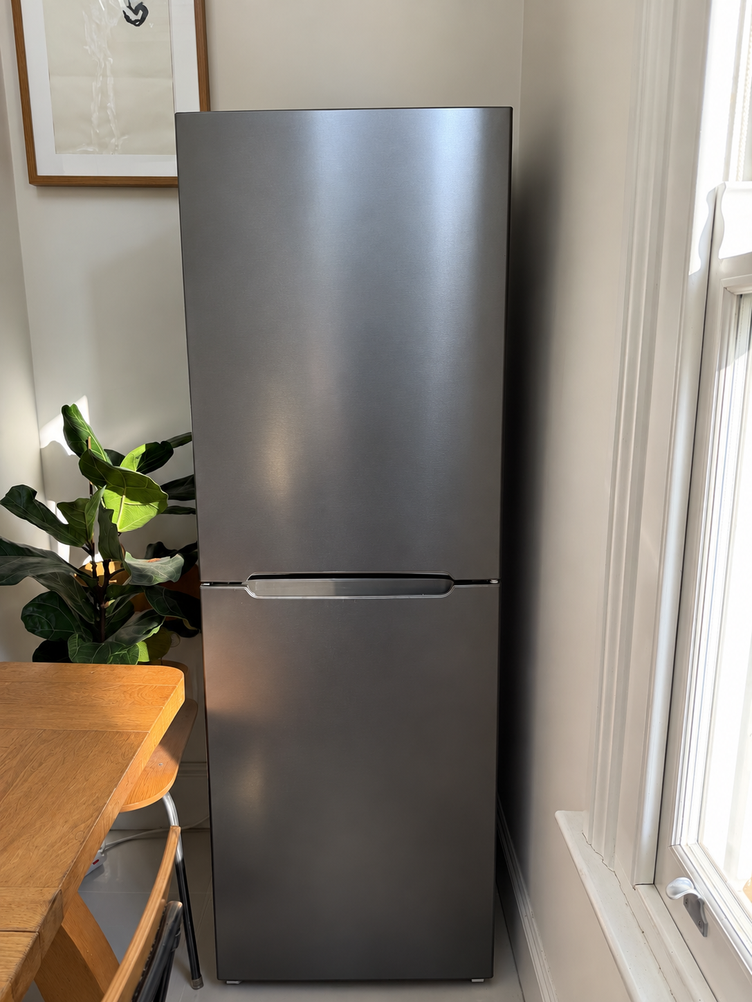 Grey / silver fridge freezer.
