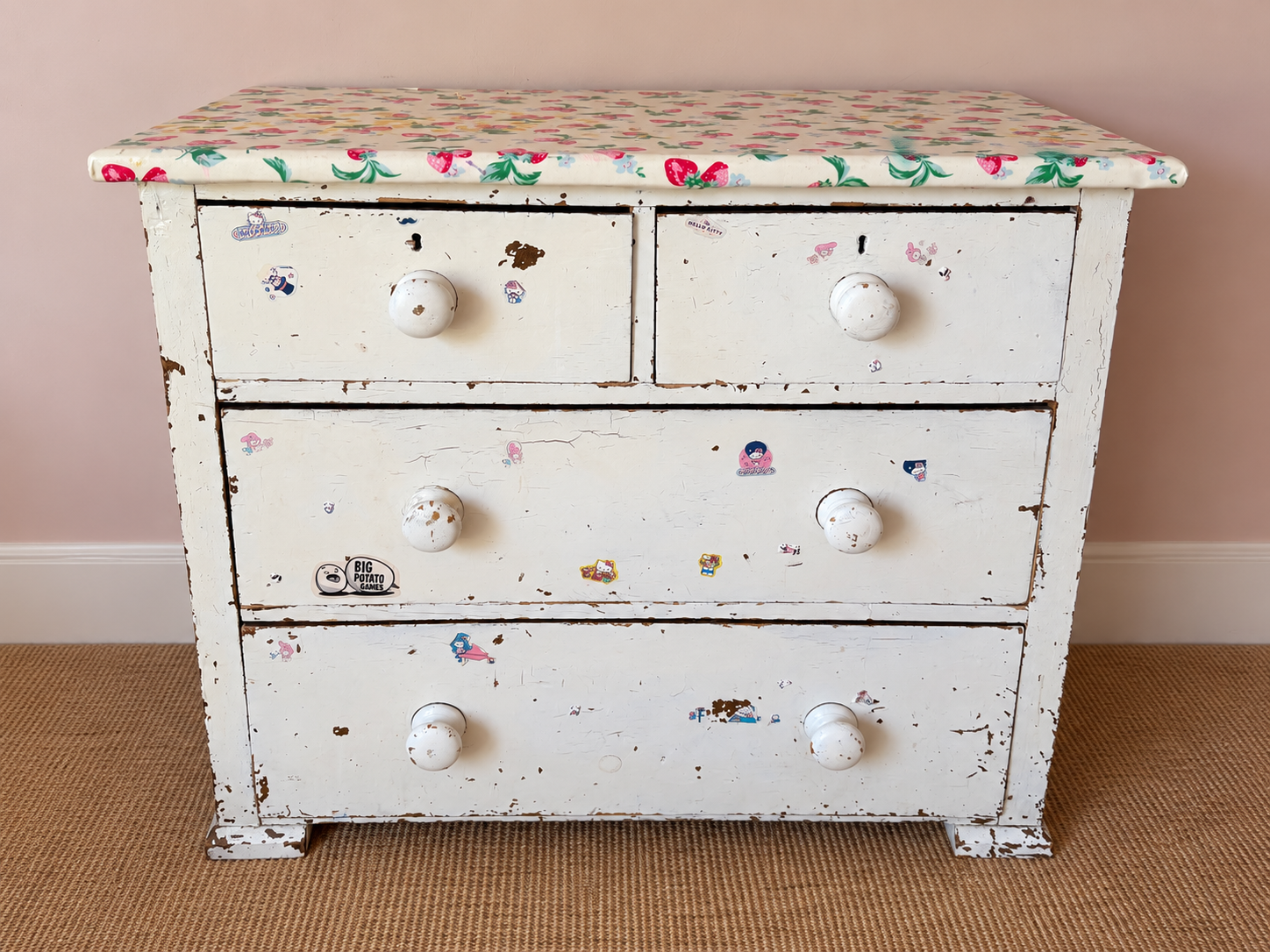 Chest of drawers
