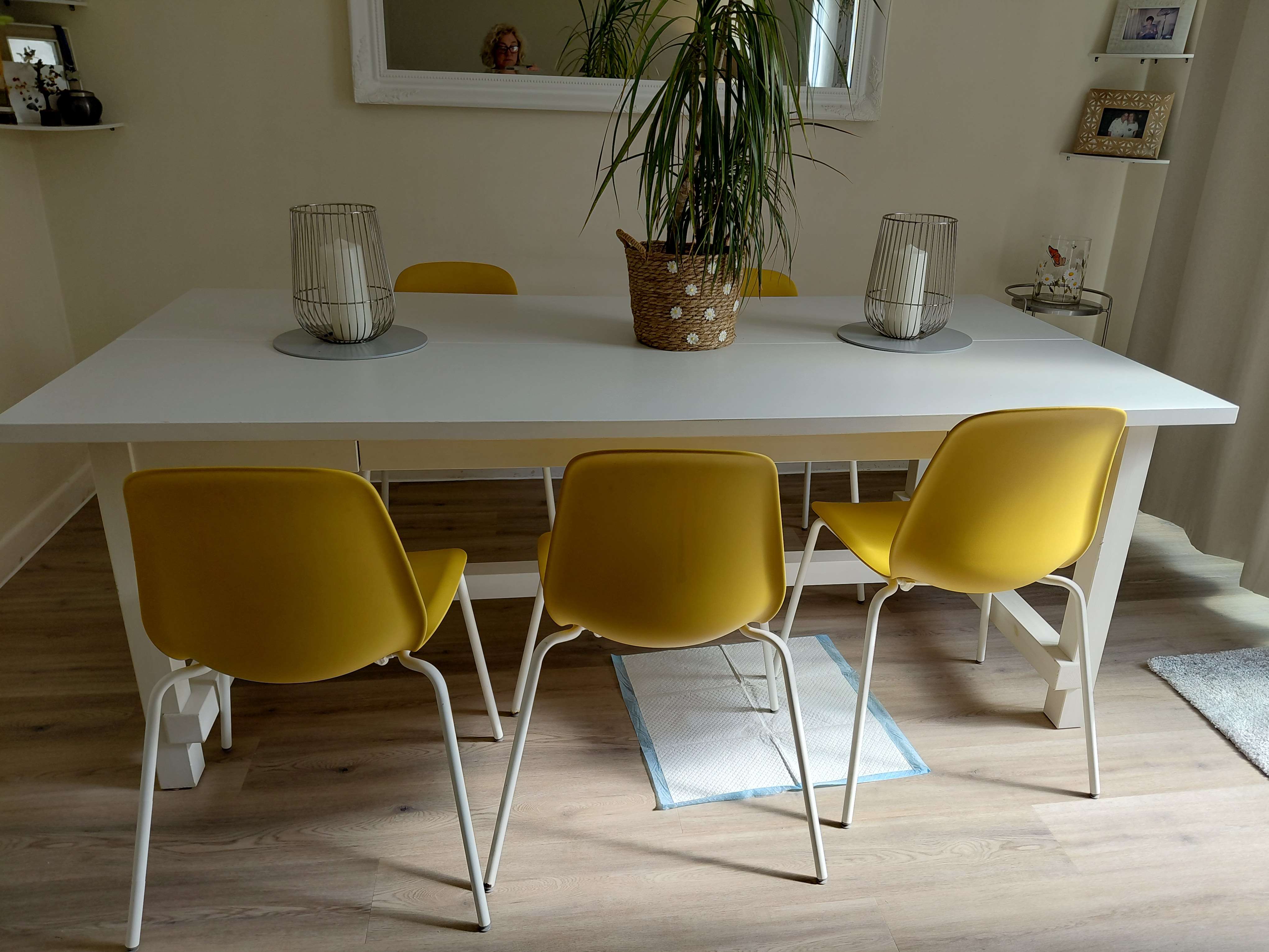 Dining room table