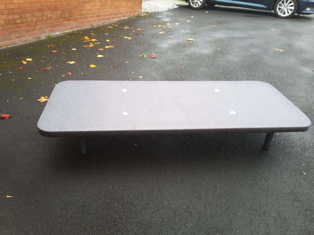 SINGLE BED BASE WITH REMOVABLE LEGS