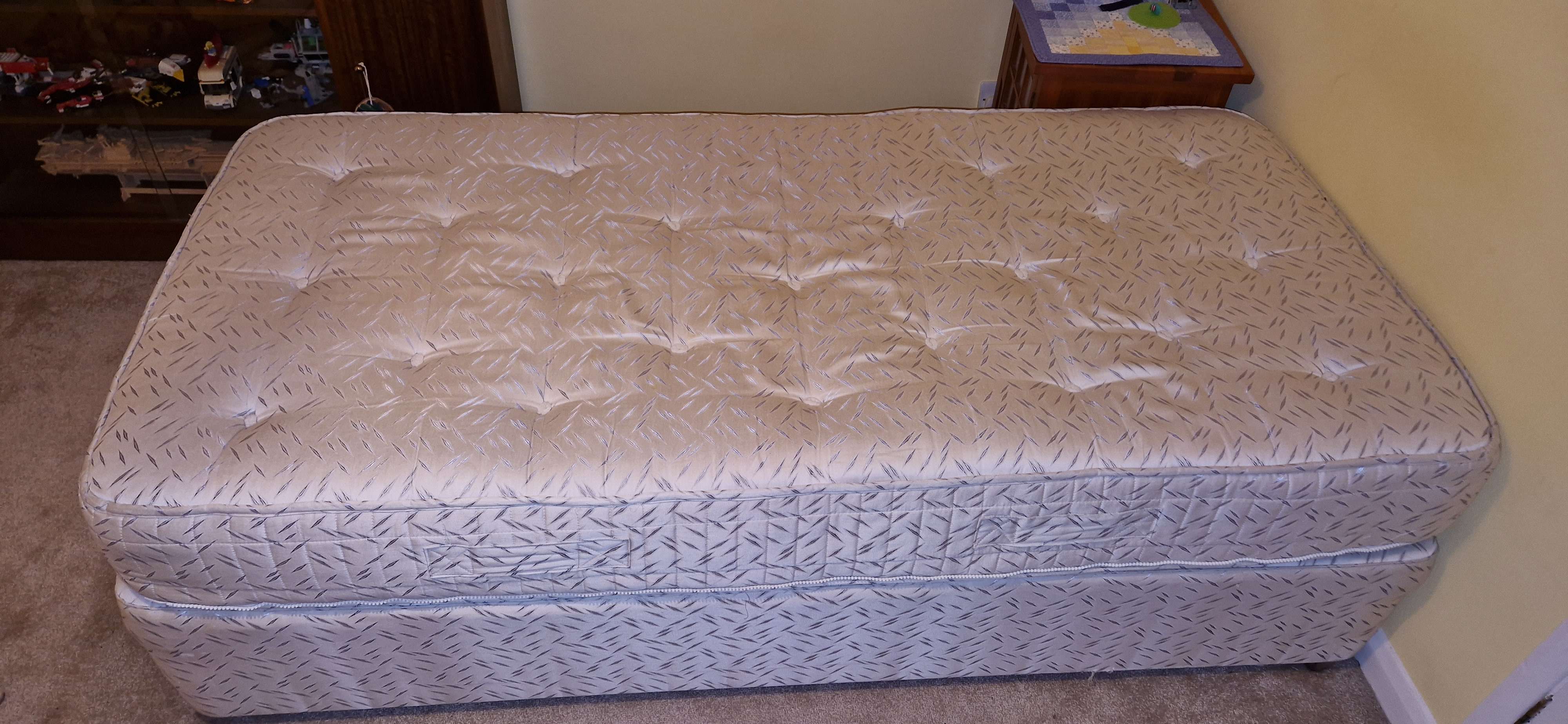 Single divan bed and mattress