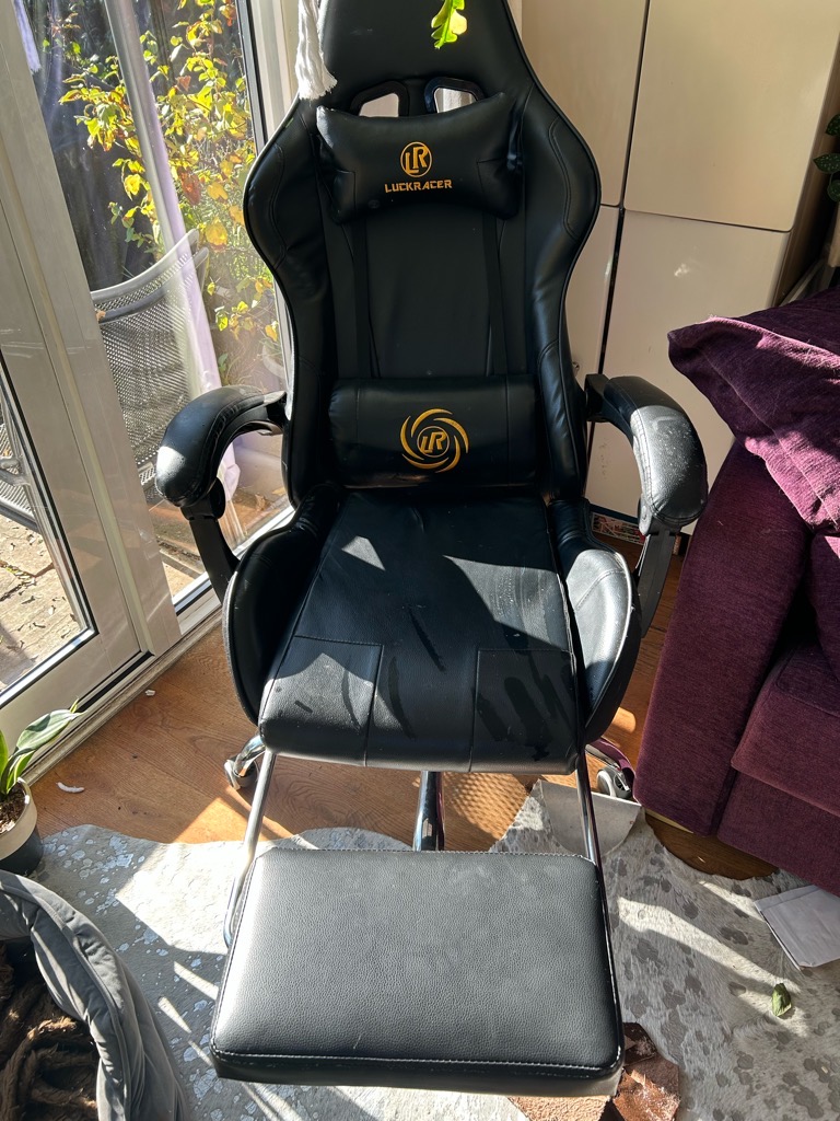 Gaming (or office) chair