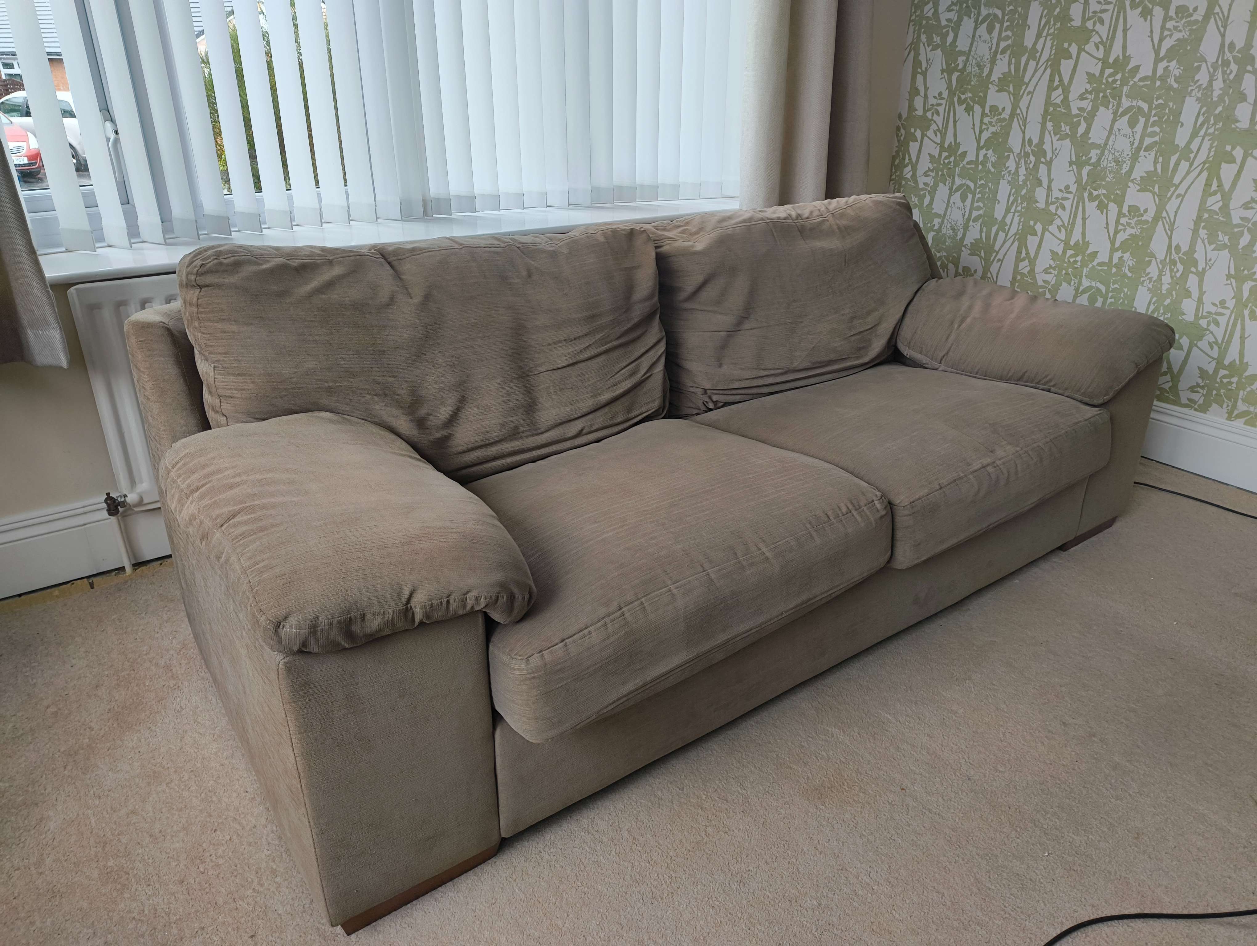 2x sofas, 1x armchair