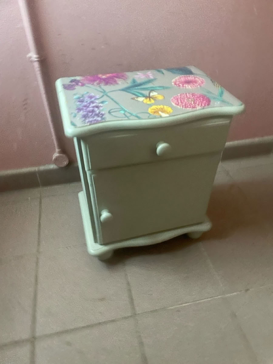 Bedside cabinet