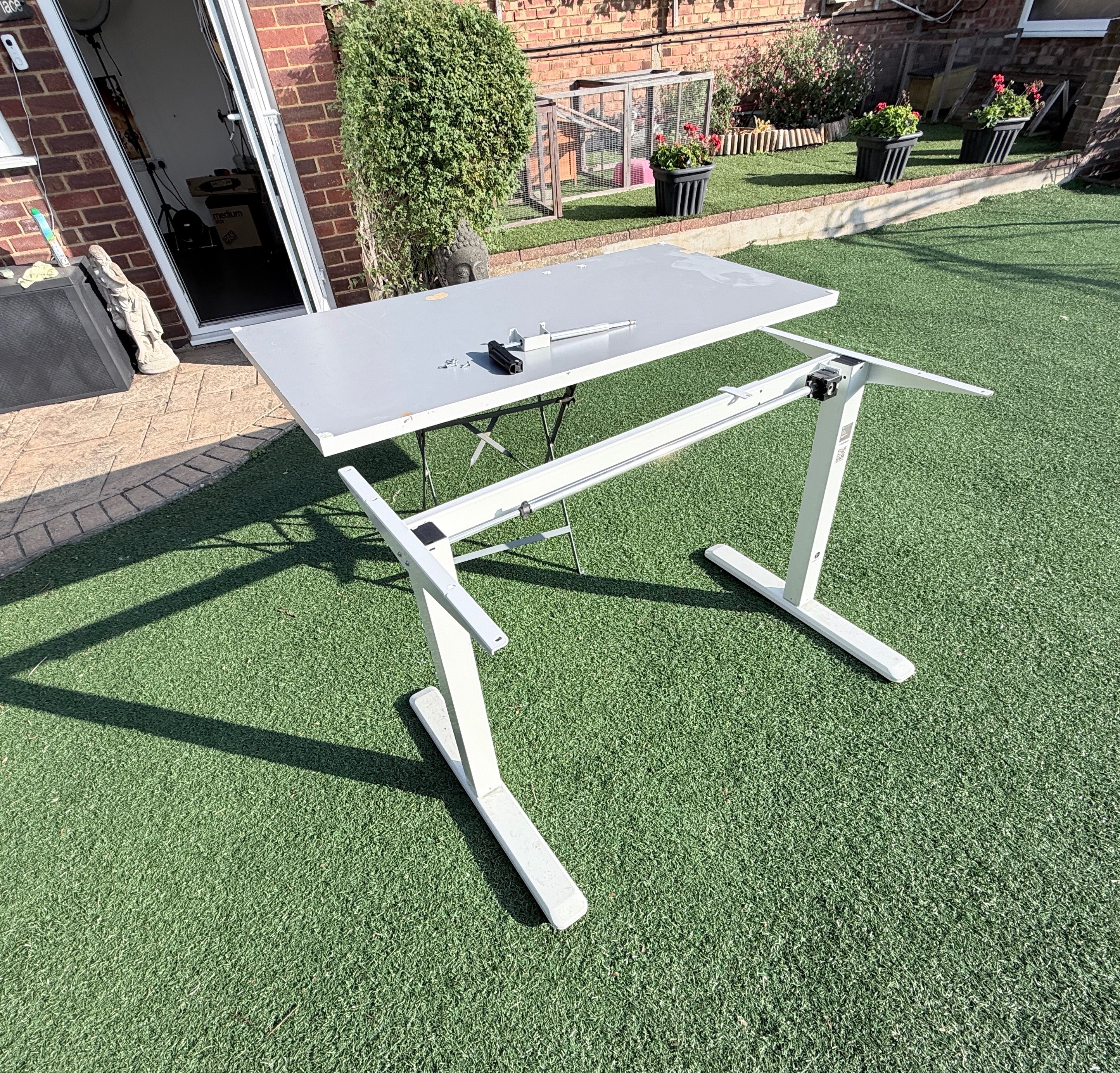Sit stand desk. 150mm x 75mm